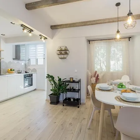 Stylish Modern Maisonette * Αργοστόλι