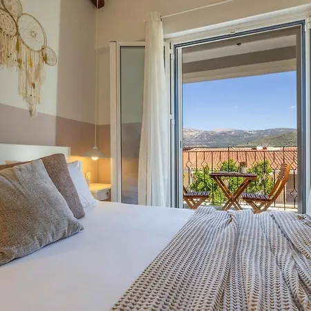 Stylish Modern Maisonette *