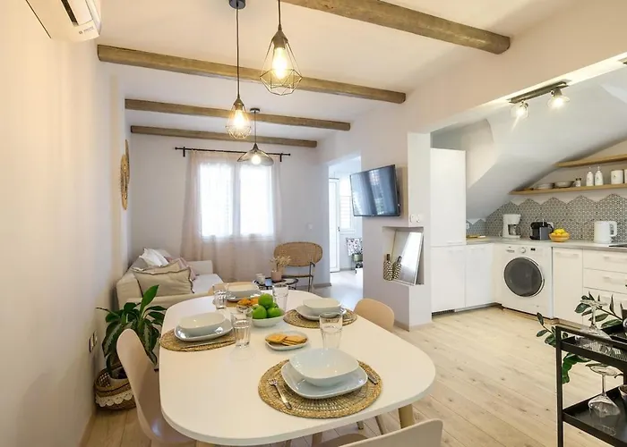 Stylish Modern Maisonette Casa vacanze