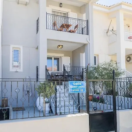 Stylish Modern Maisonette Holiday home *