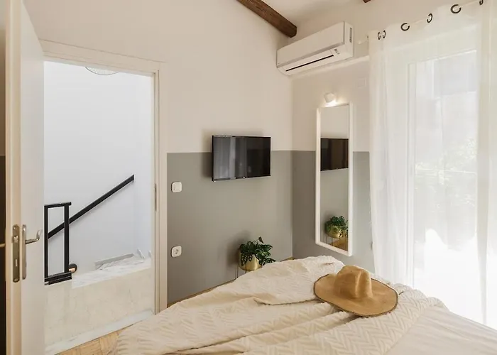 Stylish Modern Maisonette בית נופש *