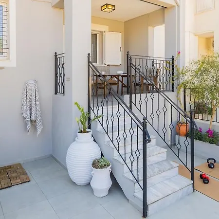 Stylish Modern Maisonette 阿尔戈斯托利翁