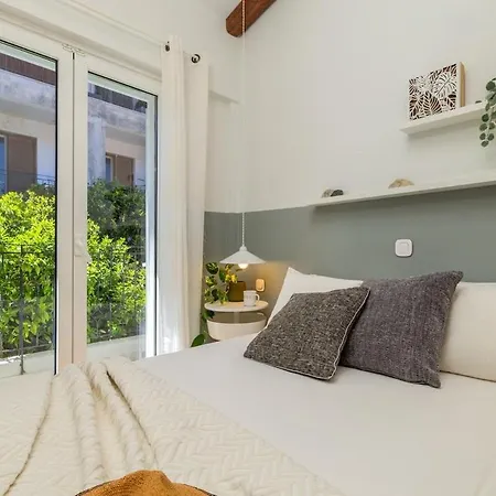 Stylish Modern Maisonette * 阿尔戈斯托利翁