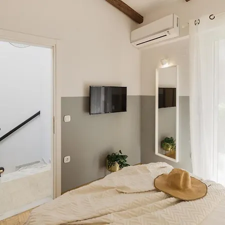 Stylish Modern Maisonette 度假居 *