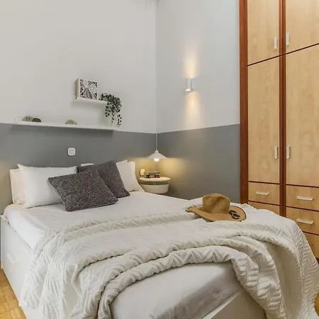 Stylish Modern Maisonette *