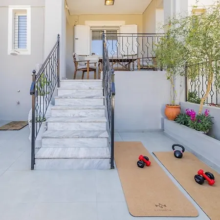 度假居 Stylish Modern Maisonette 阿尔戈斯托利翁